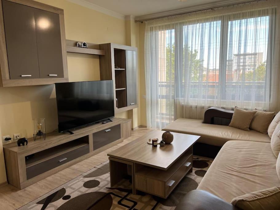 Cozy Apartment - Free Parking Пловдив Экстерьер фото